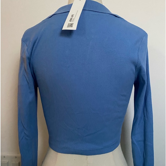 Cropped Top - Picture 2 of 2